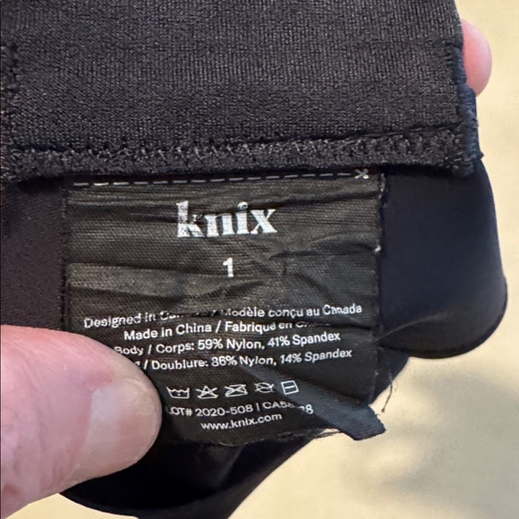 Knix Black Zip-Front Bra. Catalyst Front Zip Sports Bra. Size 1 - Picture 5 of 5
